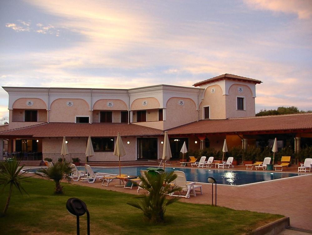 Hotel Le Rose San Teodoro (Sardinia)