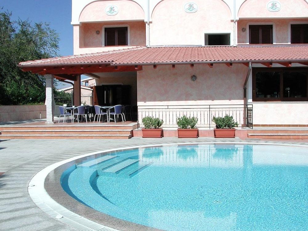 Hotel Le Rose 4*