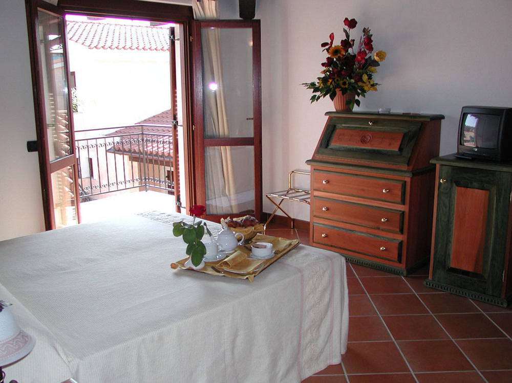 Le Rose 4*